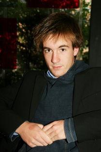 林式瓦个人资料照片,从照片看其独特魅力与人生轨迹